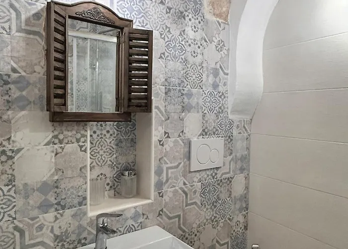 5 - Alcova 3* بوتينيانو